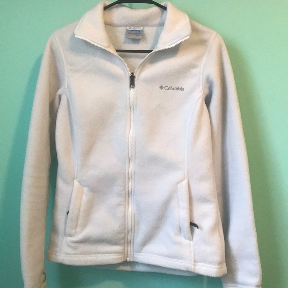 White fleece Columbia jacket
